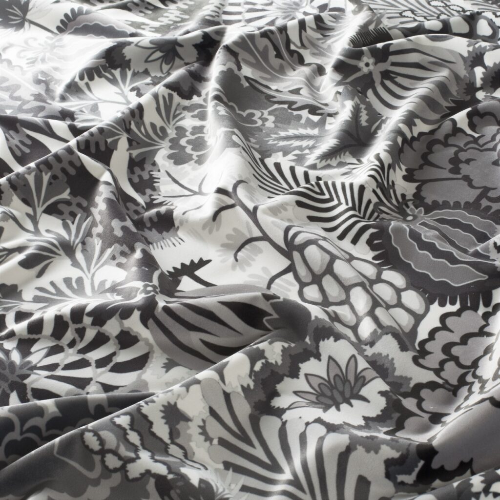 Chivasso CURIOUS WONDERLAND CH3079 091 Chivasso Curtain Fabrics Rotterdam 01